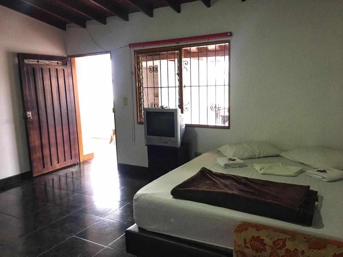 La Casona Hostel Guatapé Kültér fotó